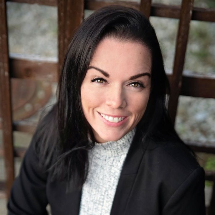 Amber L. Pitonak